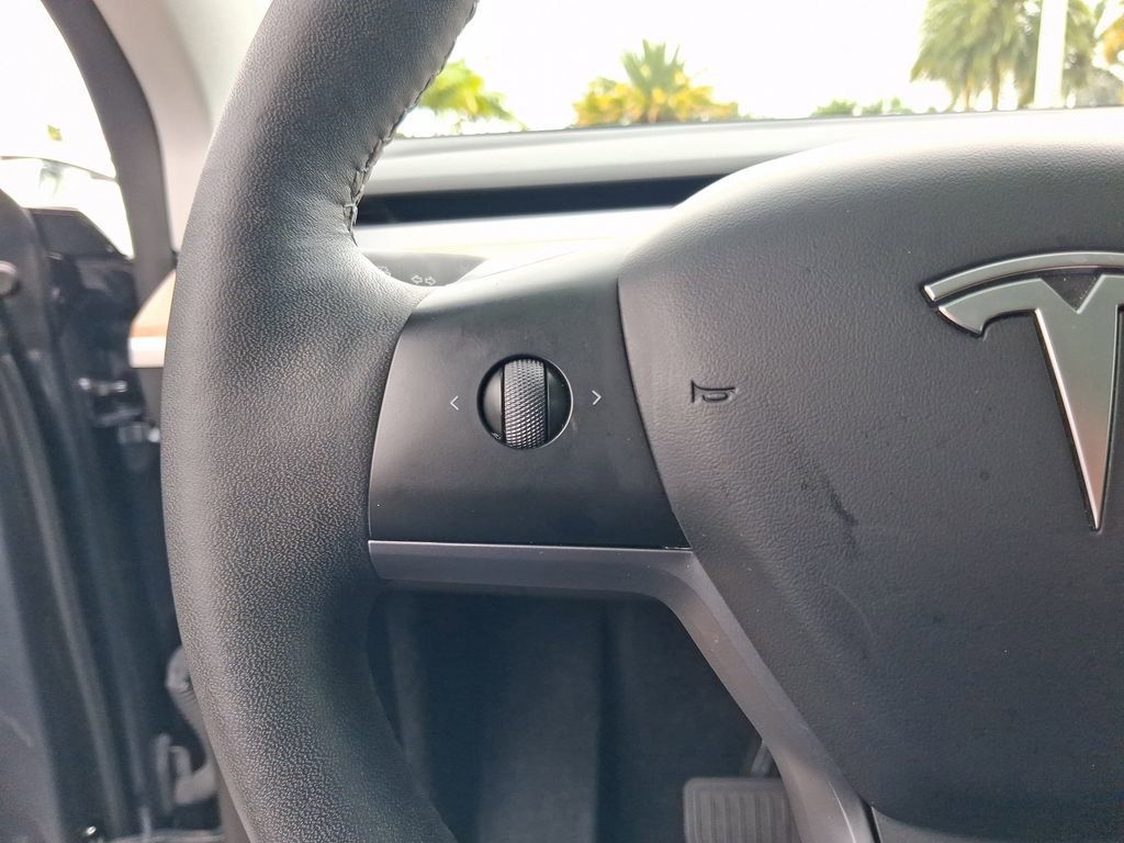 Used 2024 Tesla Model Y Long Range image 18