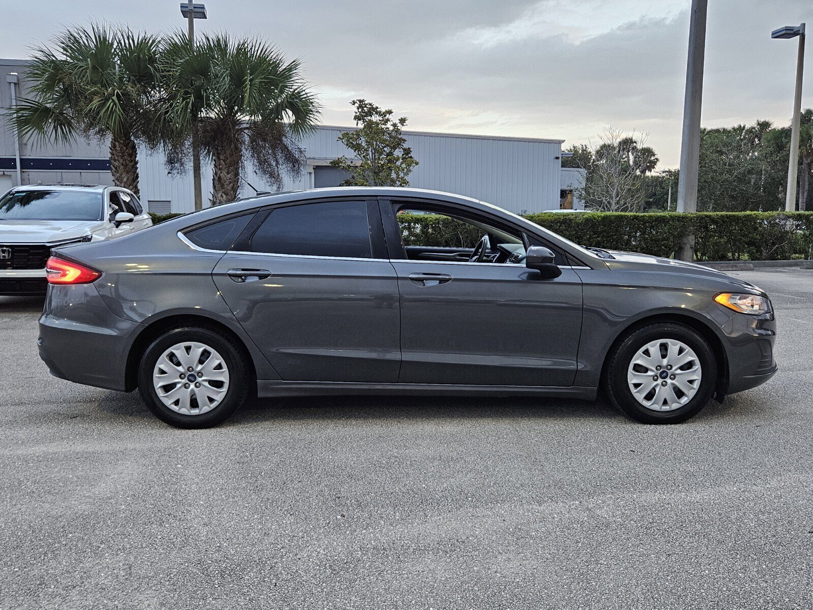 Used 2019 Ford Fusion S image 3