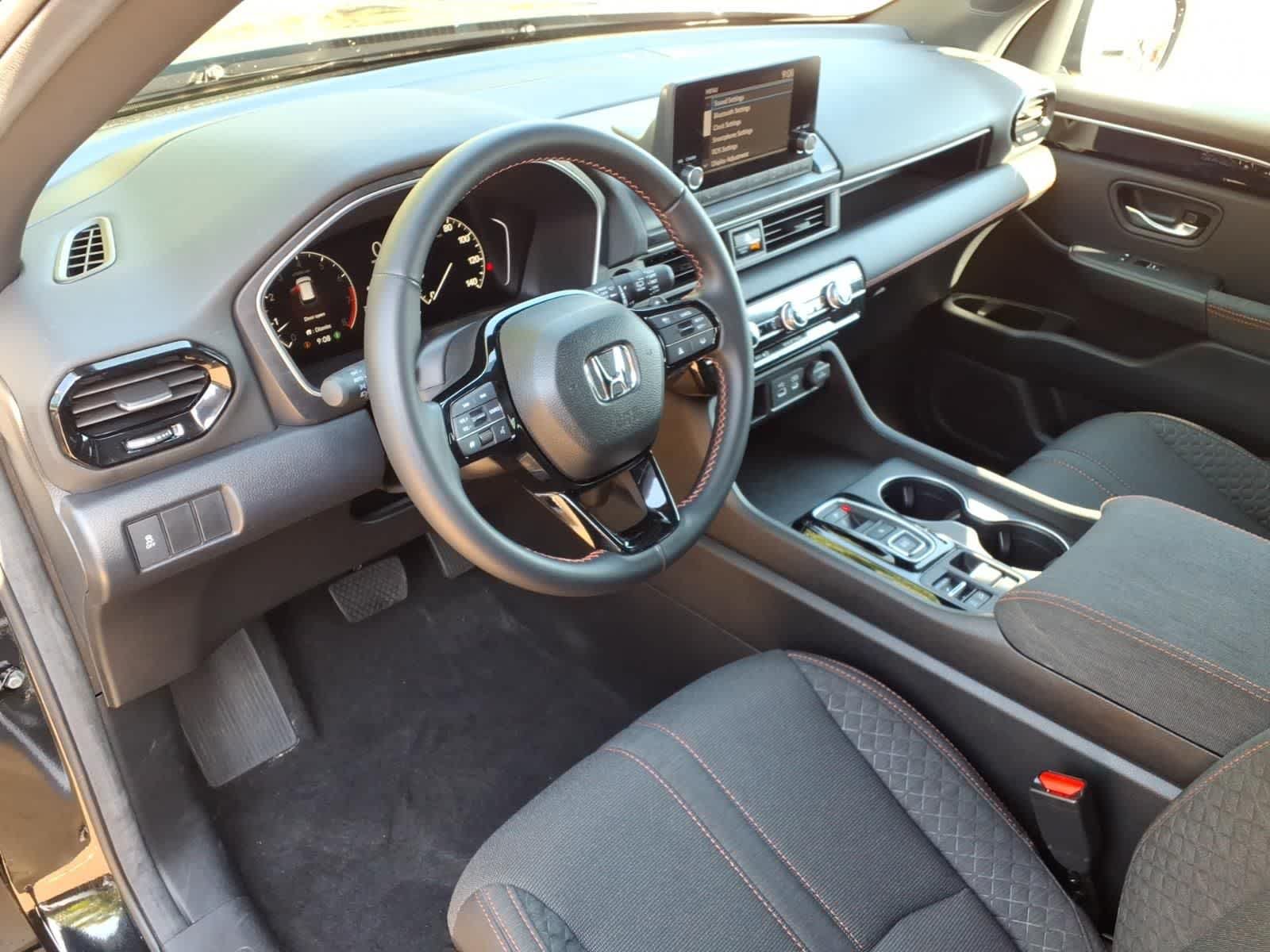 Used 2025 Honda Pilot Sport image 15