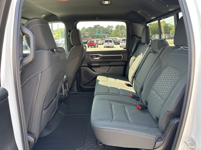 New 2026 RAM 1500 4x4 Crew Cab image 32