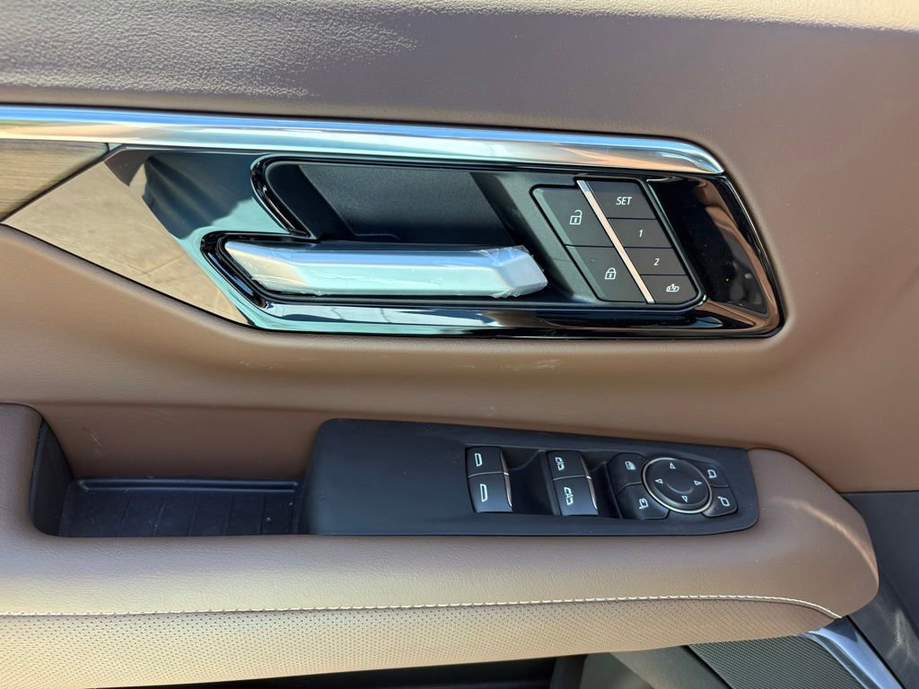 New 2026 Chevrolet Tahoe High Country w/ LPO, Illumination Package AWD/4WD image 14
