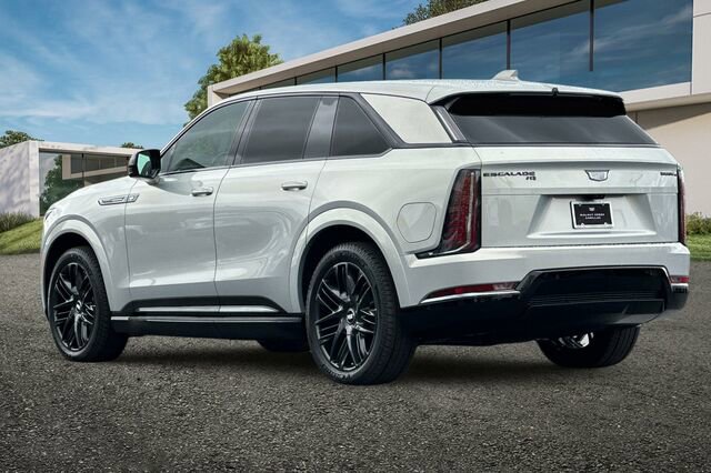 New 2025 Cadillac Escalade IQ Sport 1 w/ LPO, ONYX Package image 6