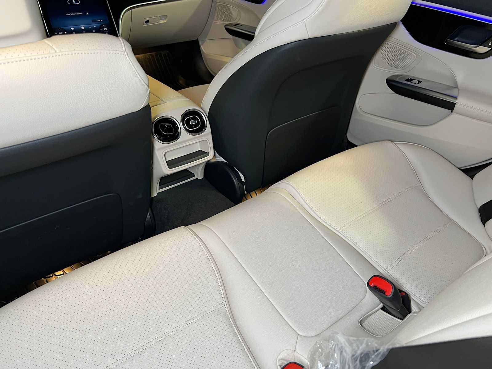 Certified 2026 Mercedes-Benz C 300 4MATIC Sedan image 20