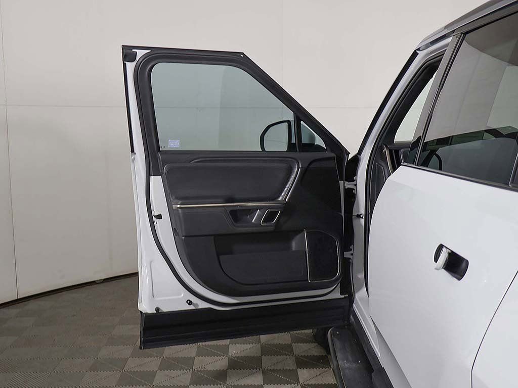 Used 2023 Rivian R1S Adventure image 26