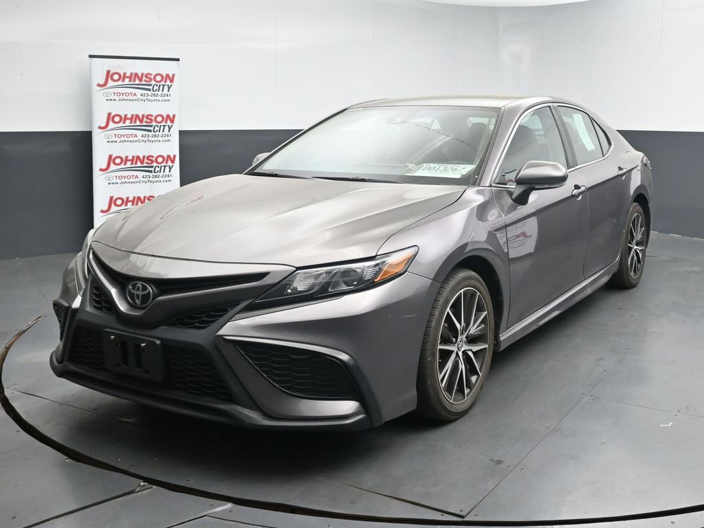 Used 2024 Toyota Camry SE FWD image 4