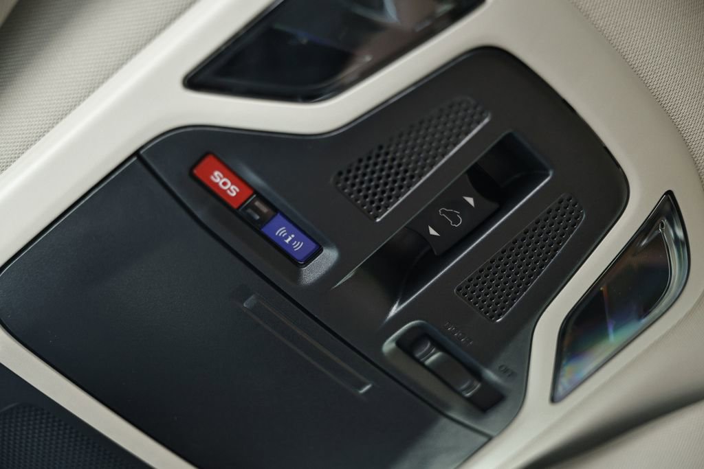 Used 2025 Subaru Outback Touring XT image 41