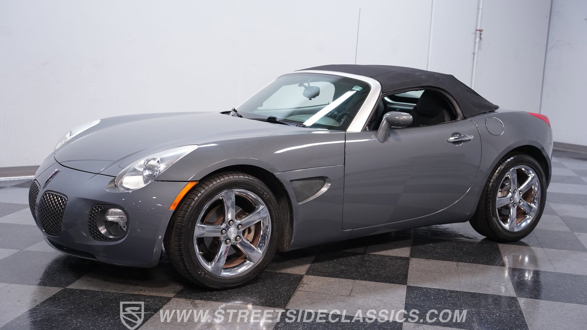 Used 2008 Pontiac Solstice GXP w/ Premium Package RWD image 7