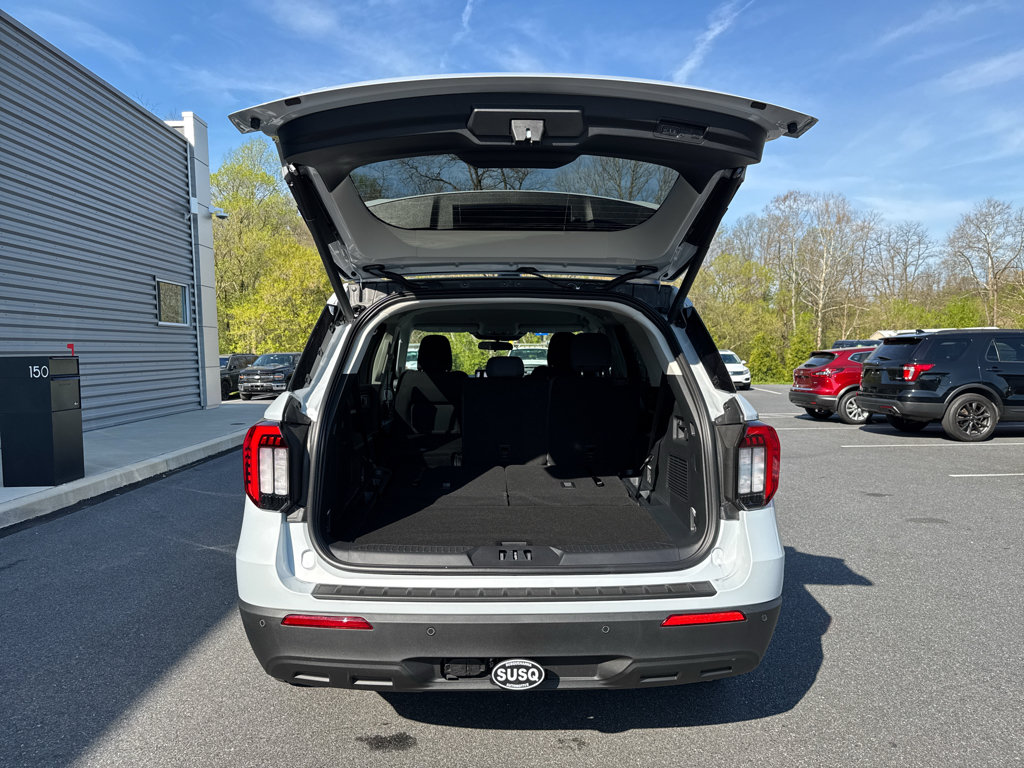 New 2026 Ford Explorer Active AWD/4WD image 8