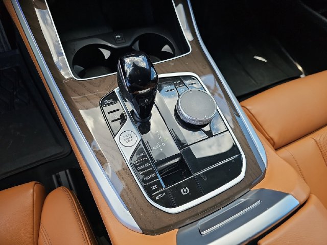 Used 2022 BMW X5 xDrive40i AWD/4WD image 32