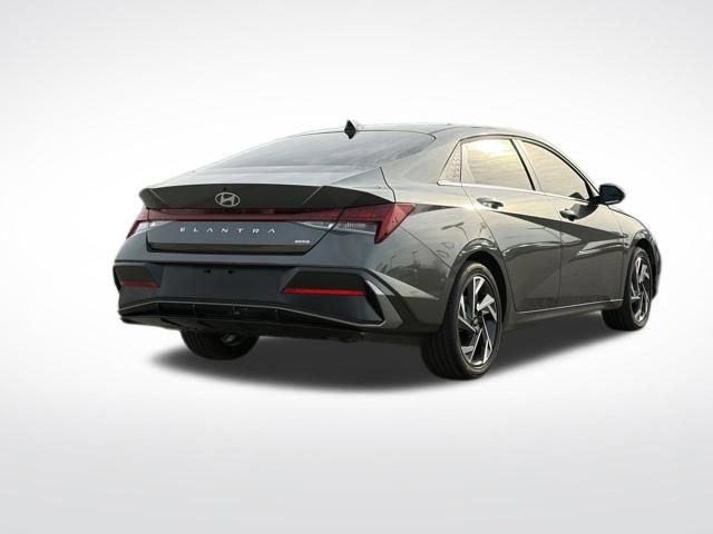 Used 2025 Hyundai Elantra Limited w/ Cargo Package image 14