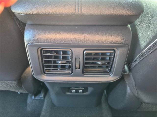 Used 2019 Toyota RAV4 XLE Premium FWD image 17