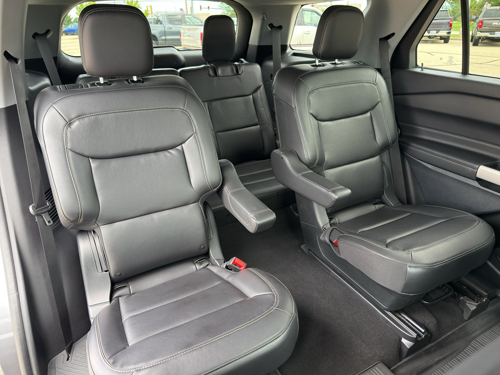 Used 2023 Ford Explorer XLT w/ Equipment Group 202A AWD/4WD image 41