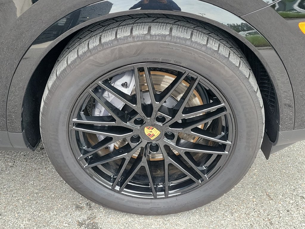 Certified 2026 Porsche Cayenne AWD/4WD image 13