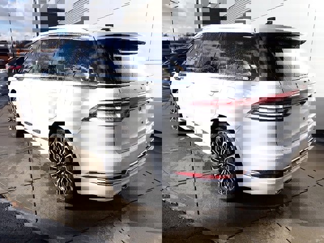 New 2026 Lincoln Aviator Black Label w/ Dynamic Handling Package image 3