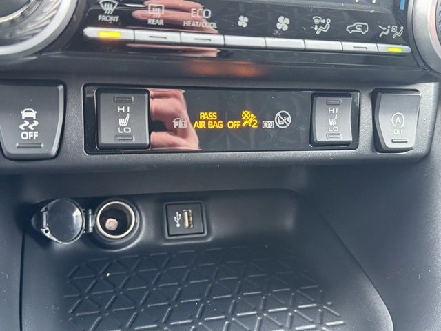 Used 2025 Toyota RAV4 XLE image 13