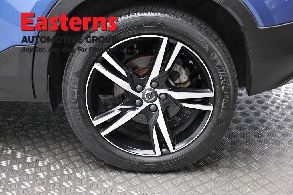 Used 2020 Volvo XC40 T5 R-Design AWD/4WD image 8