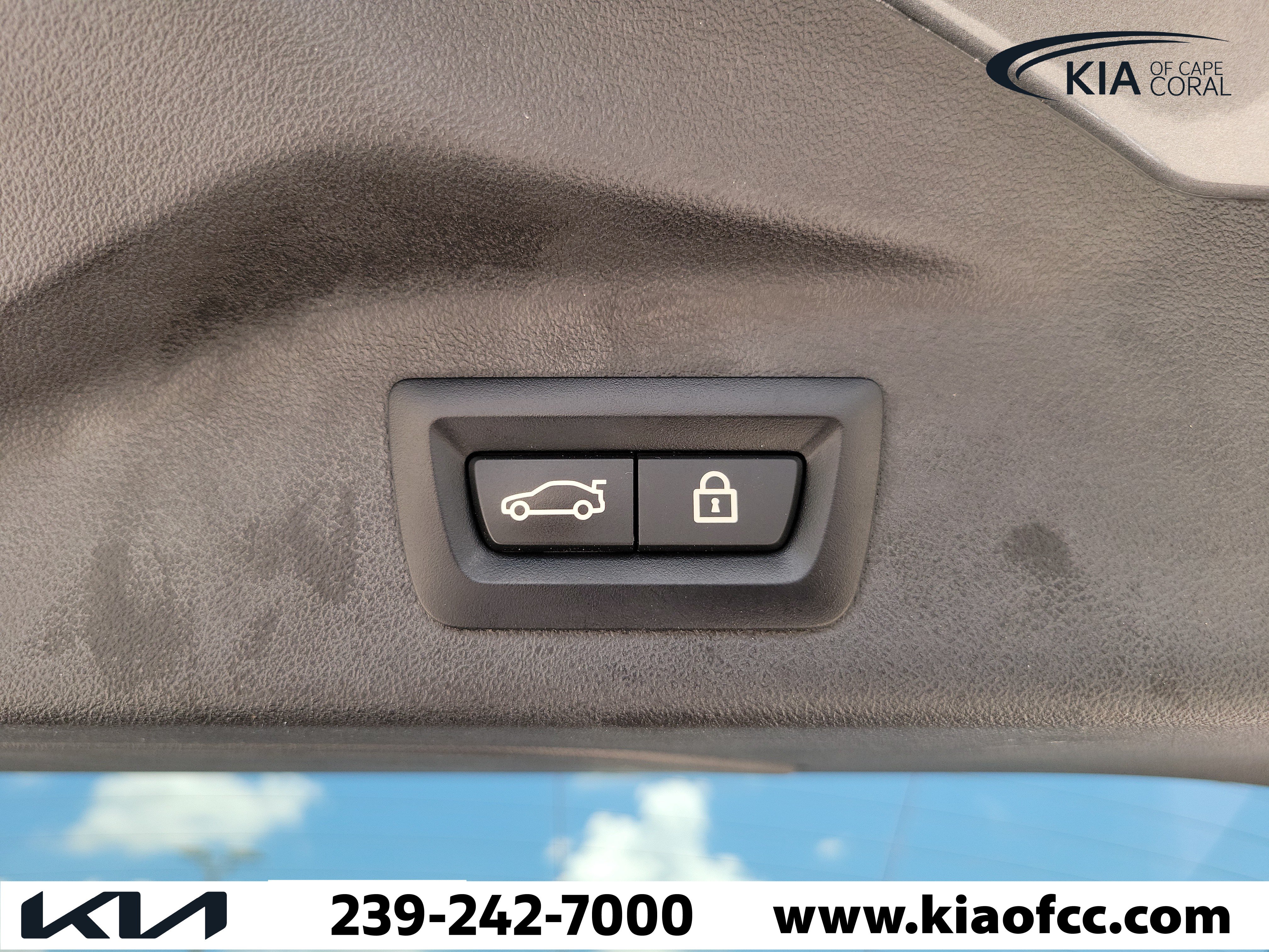 Used 2023 BMW X7 xDrive40i w/ Executive Package AWD/4WD image 14
