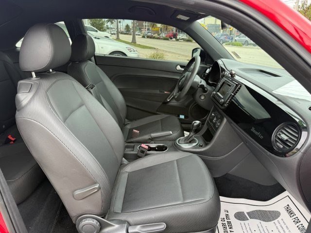 Used 2016 Volkswagen Beetle 1.8T FWD image 11