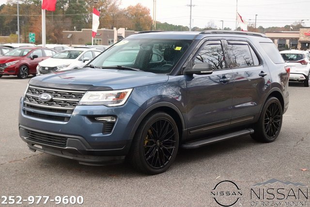 Used 2018 Ford Explorer XLT w/ Equipment Group 202A image 3