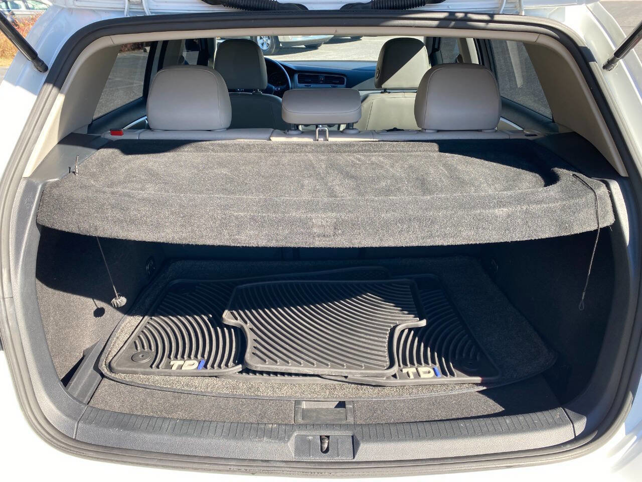 Used 2015 Volkswagen Golf TDI S image 23