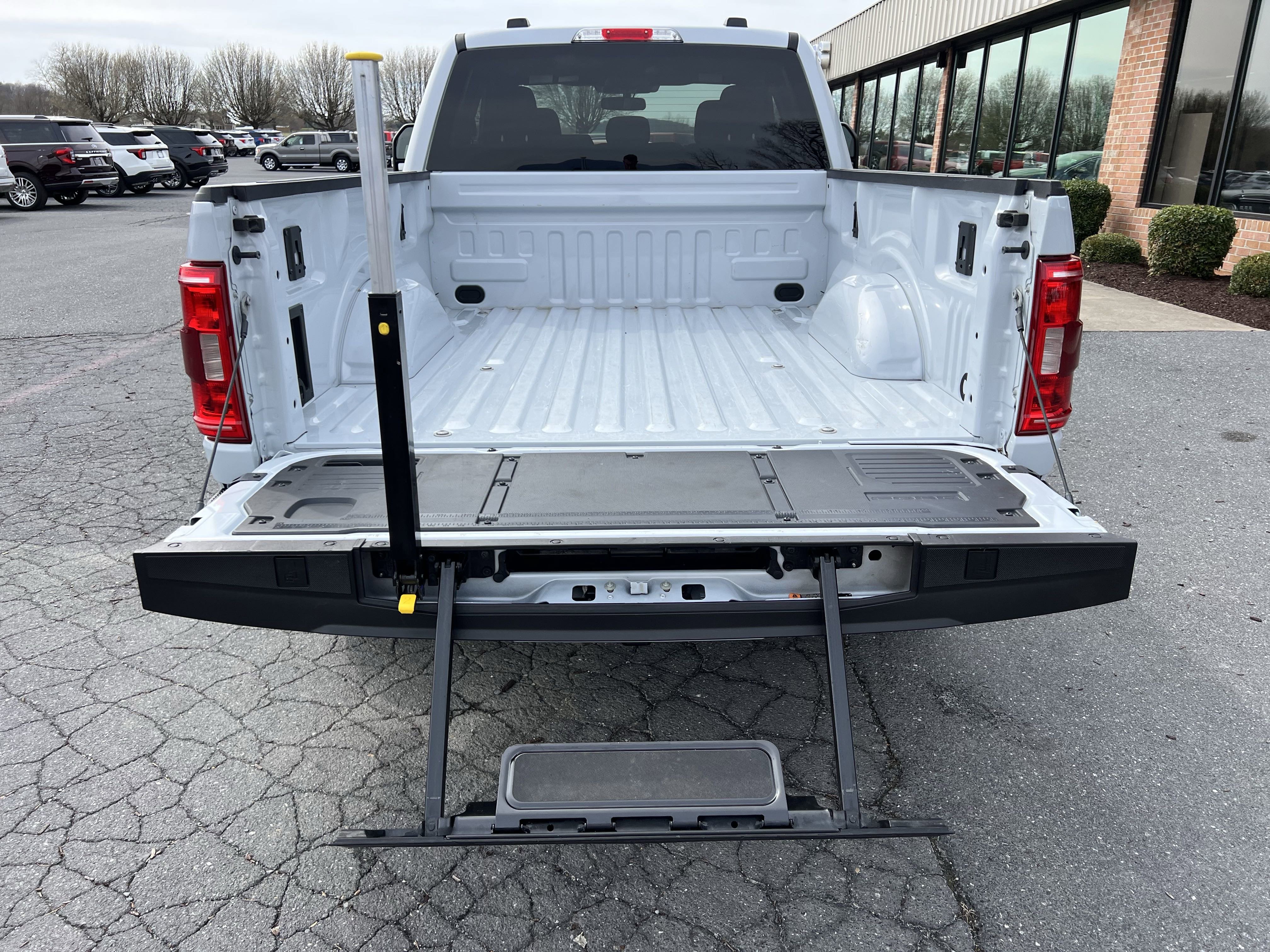 Used 2022 Ford F150 XLT w/ Equipment Group 302A High image 11