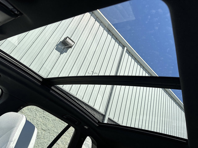 Certified 2025 BMW X5 xDrive50e w/ Climate Comfort Package image 29