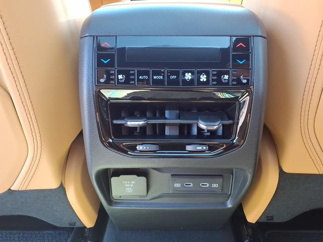 New 2026 Jeep Grand Cherokee Summit w/ Obsidian Package AWD/4WD image 27
