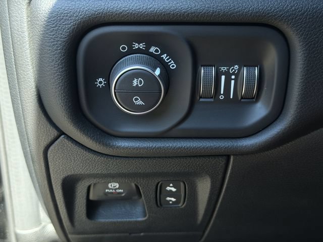 Used 2025 RAM 1500 Big Horn AWD/4WD image 33