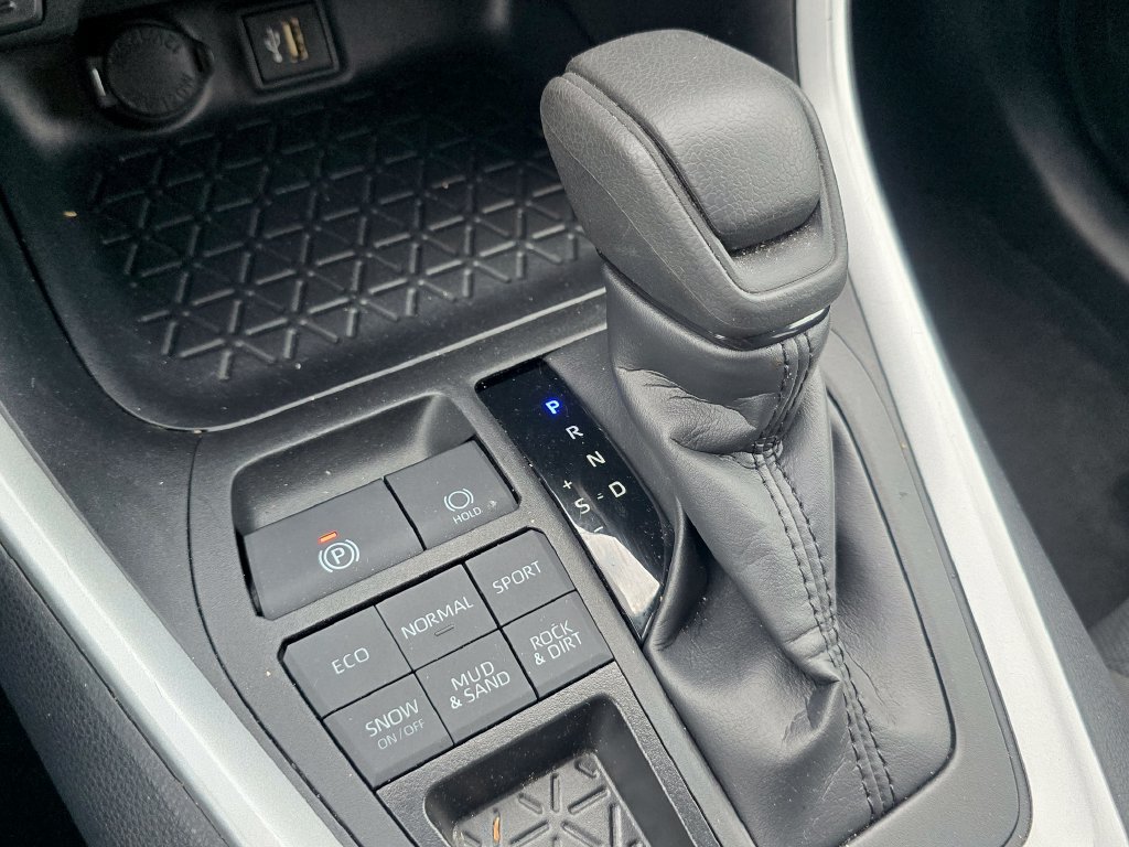 Certified 2025 Toyota RAV4 XLE AWD/4WD image 29