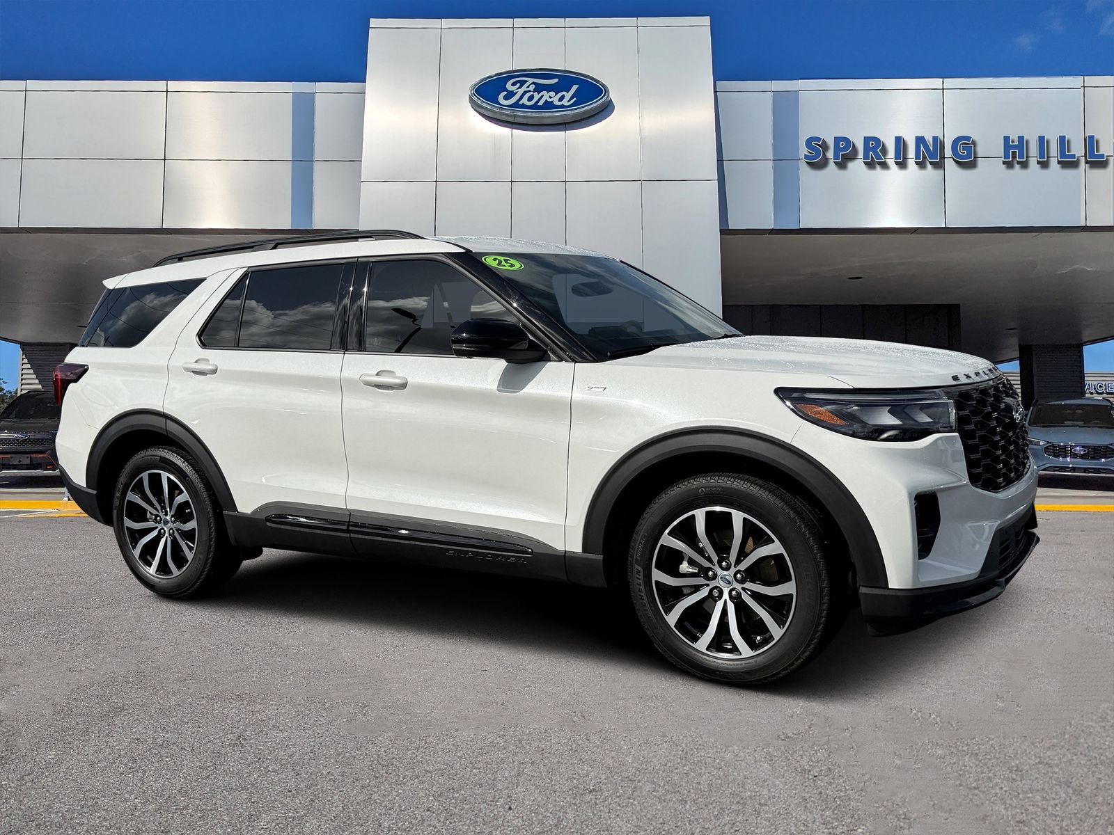 Used 2025 Ford Explorer ST-Line RWD image 1
