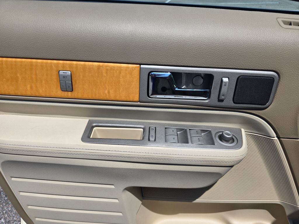 Used 2007 Lincoln MKX AWD image 14