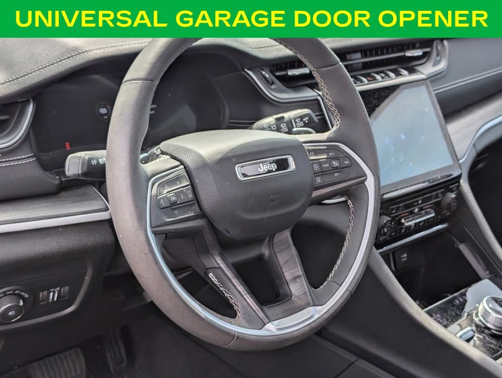 Used 2024 Jeep Grand Cherokee Limited w/ Black Appearance Package AWD/4WD image 19