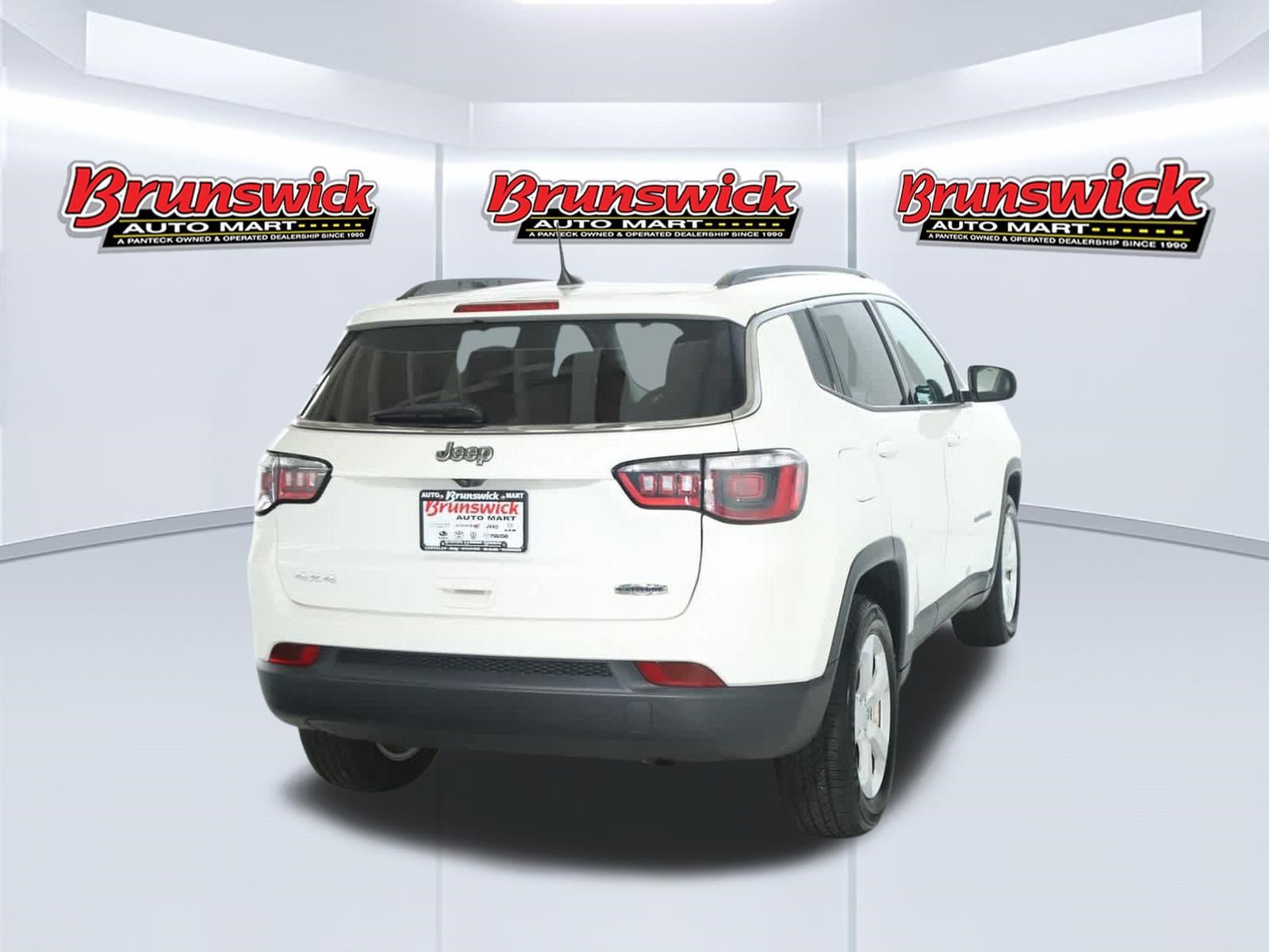 Used 2017 Jeep Compass Latitude w/ Popular Equipment Group AWD/4WD image 48