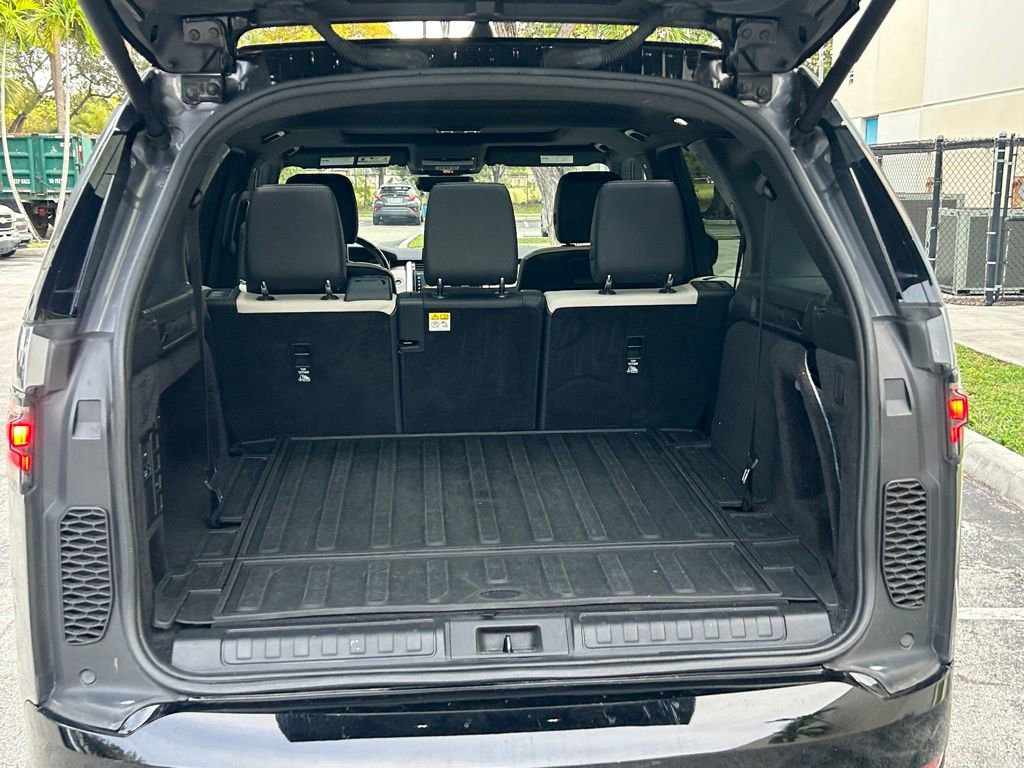 Used 2021 Land Rover Discovery S R-Dynamic image 26