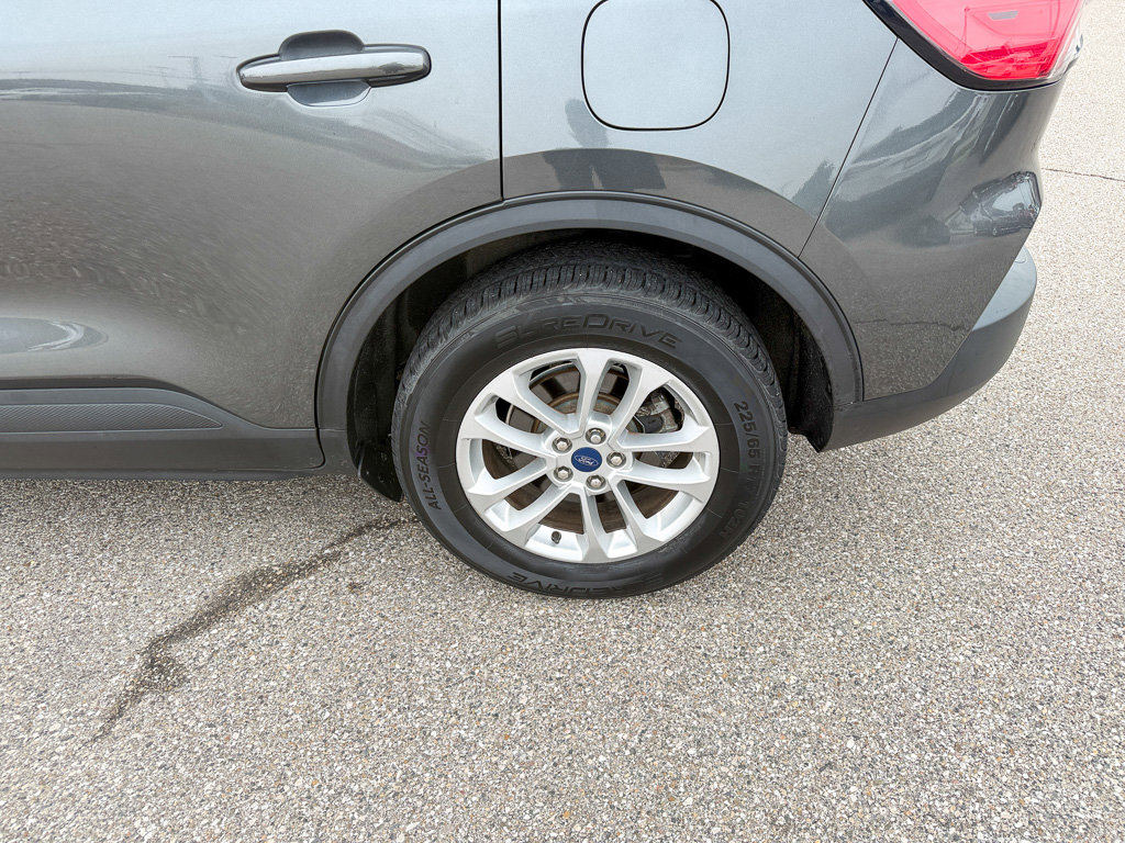 Used 2020 Ford Escape SE image 10