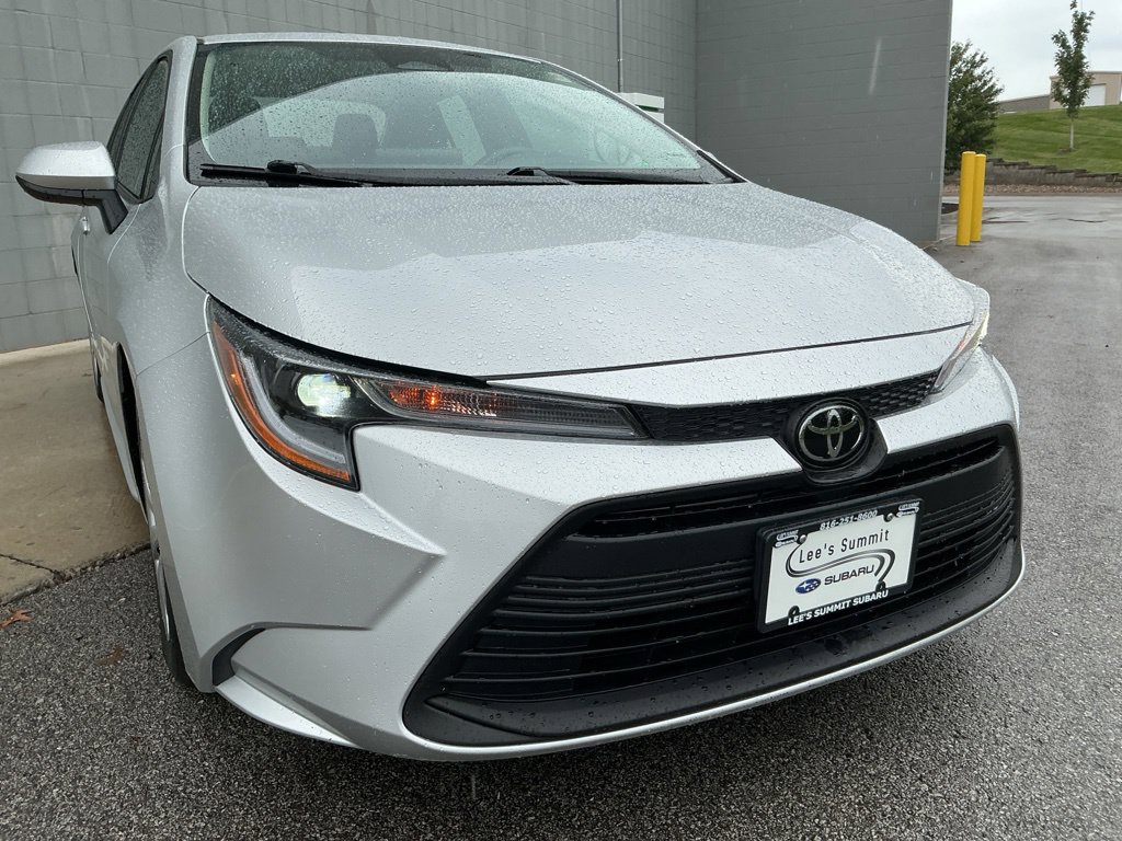Used 2025 Toyota Corolla LE FWD image 14