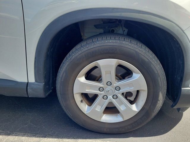 Used 2023 Honda Pilot LX image 2