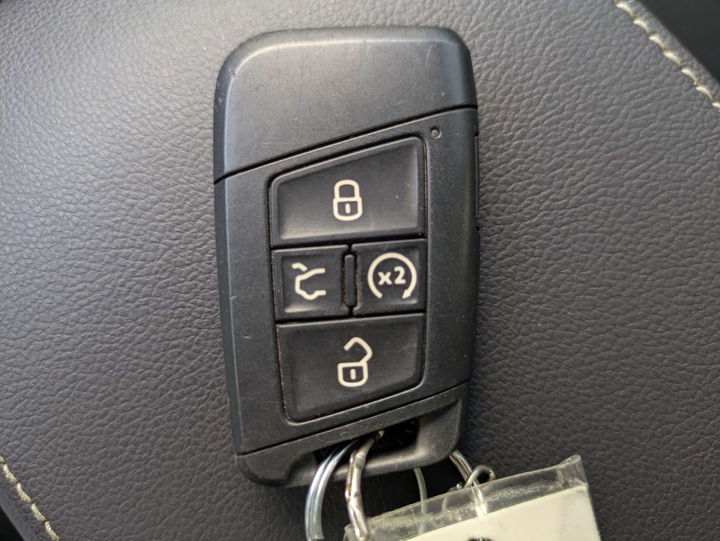 Used 2022 Volkswagen Tiguan SE R-Line FWD image 35
