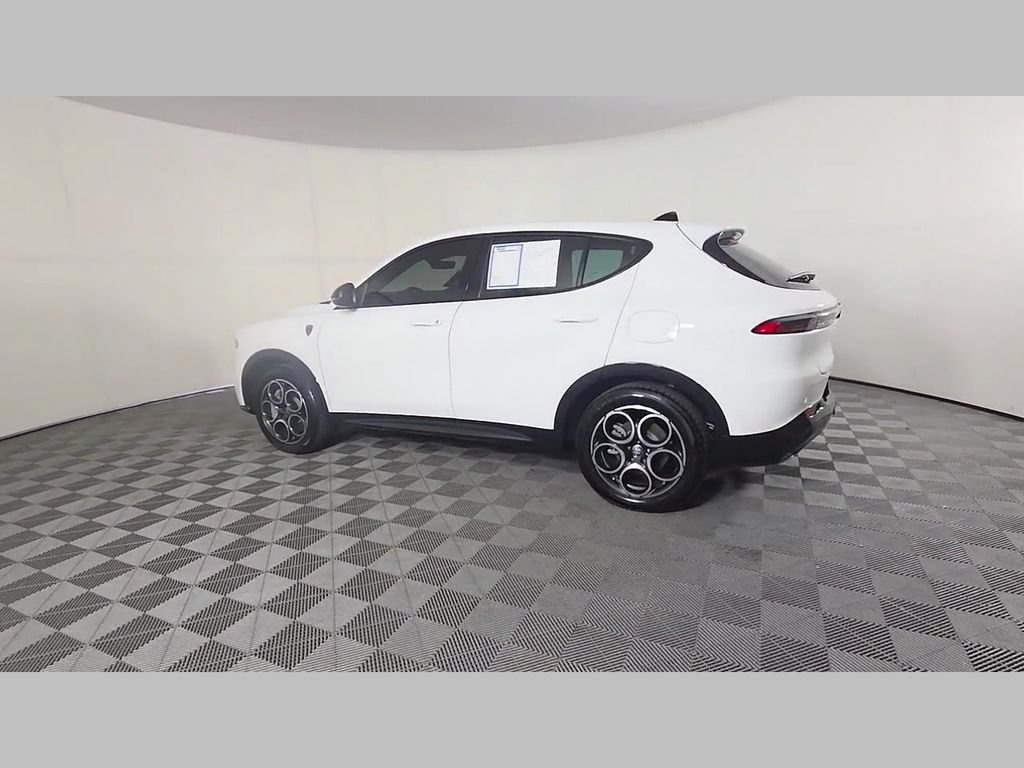 Used 2025 Alfa Romeo Tonale w/ Premium Package AWD/4WD image 45