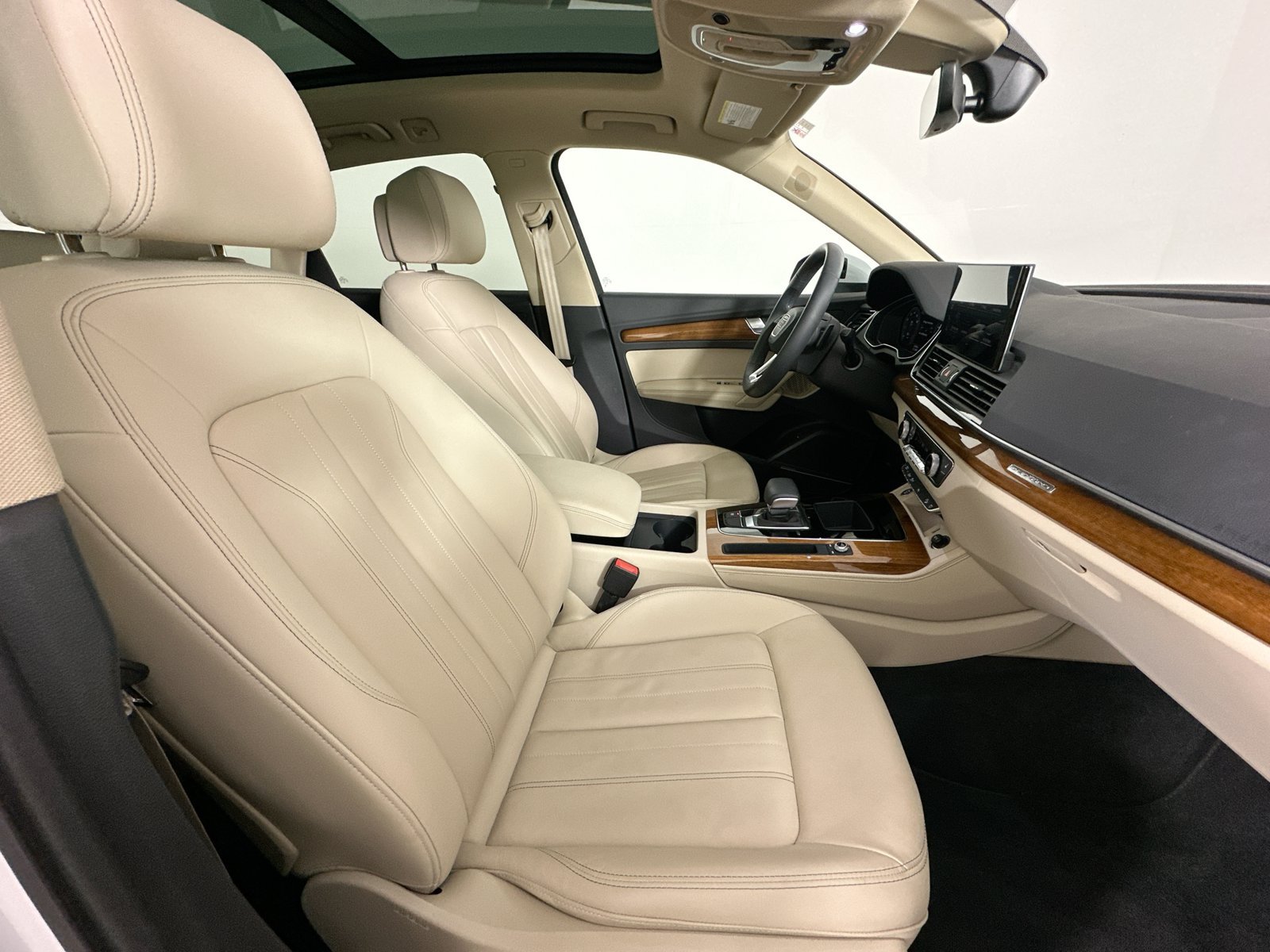 Used 2023 Audi Q5 2.0T Premium Plus w/ Premium Plus Package AWD/4WD image 45
