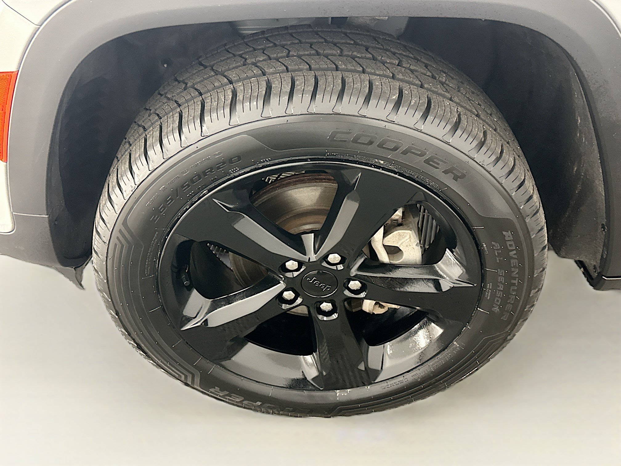 Used 2024 Jeep Grand Cherokee Altitude AWD/4WD image 11