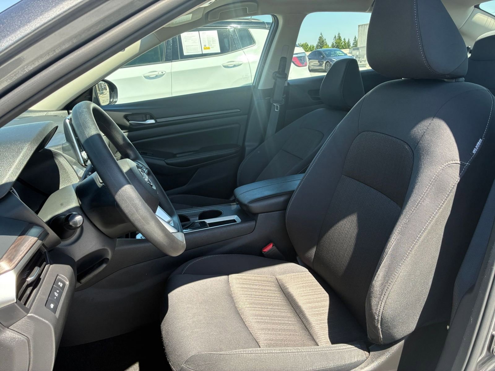 Used 2025 Nissan Altima 2.5 SV FWD image 27