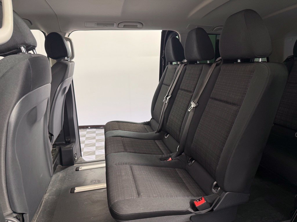 Used 2018 Mercedes-Benz Metris Passenger image 33
