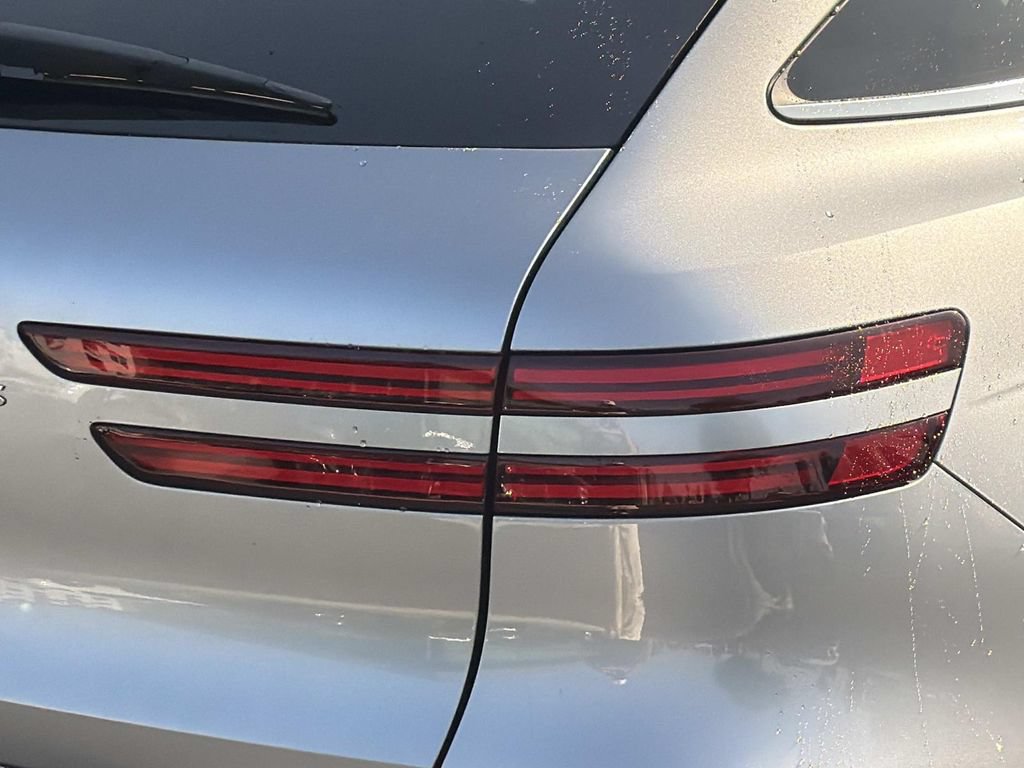 Certified 2023 Genesis Electrified GV70 AWD/4WD image 30