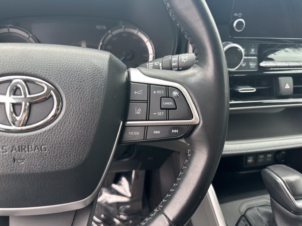 Used 2023 Toyota Highlander LE AWD/4WD image 21