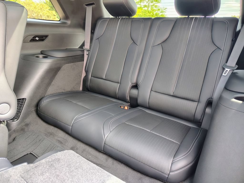 New 2027 Cadillac Vistiq Premium Luxury w/ LPO, Premium Carpet Package AWD/4WD image 37