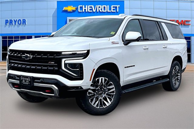 Used 2025 Chevrolet Suburban Z71 image 3