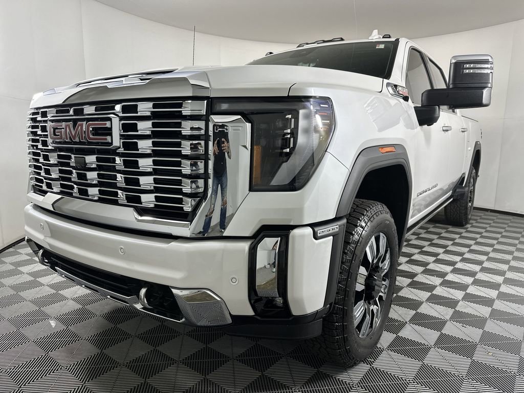 New 2025 GMC Sierra 2500 Denali w/ Denali Reserve Package image 3