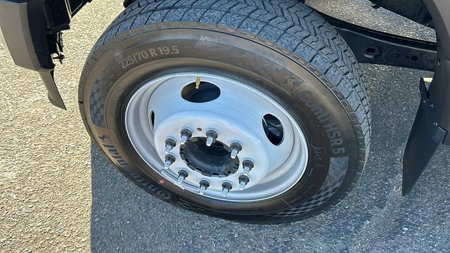 New 2025 Ford F550 2WD SuperCab Super Duty image 11