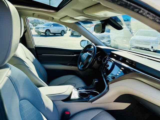 Used 2020 Toyota Camry XSE image 20